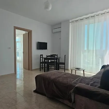 Appartement Of Saranda, The Vip