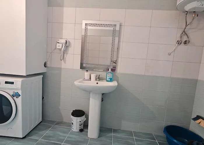 Of Saranda, The Vip Appartamento