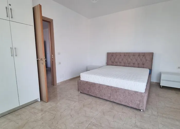 Of Saranda, The Vip * Sarandë